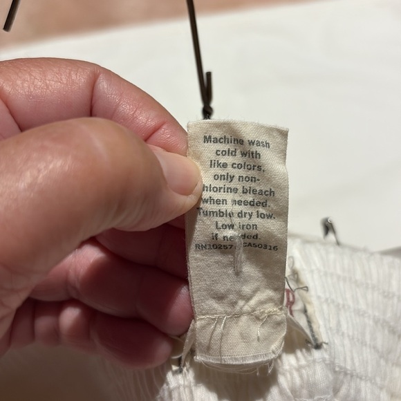 Hollister White Skirt With Elastic Waist & Pockets. Small - Picture 6 of 7